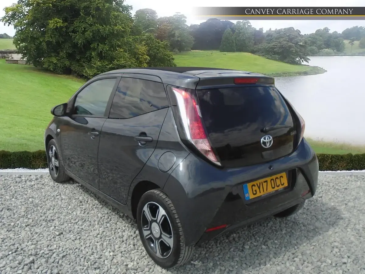 Used Toyota Aygo X-clusiv 69 HP (50 kW) 2017 Grey Hatchback