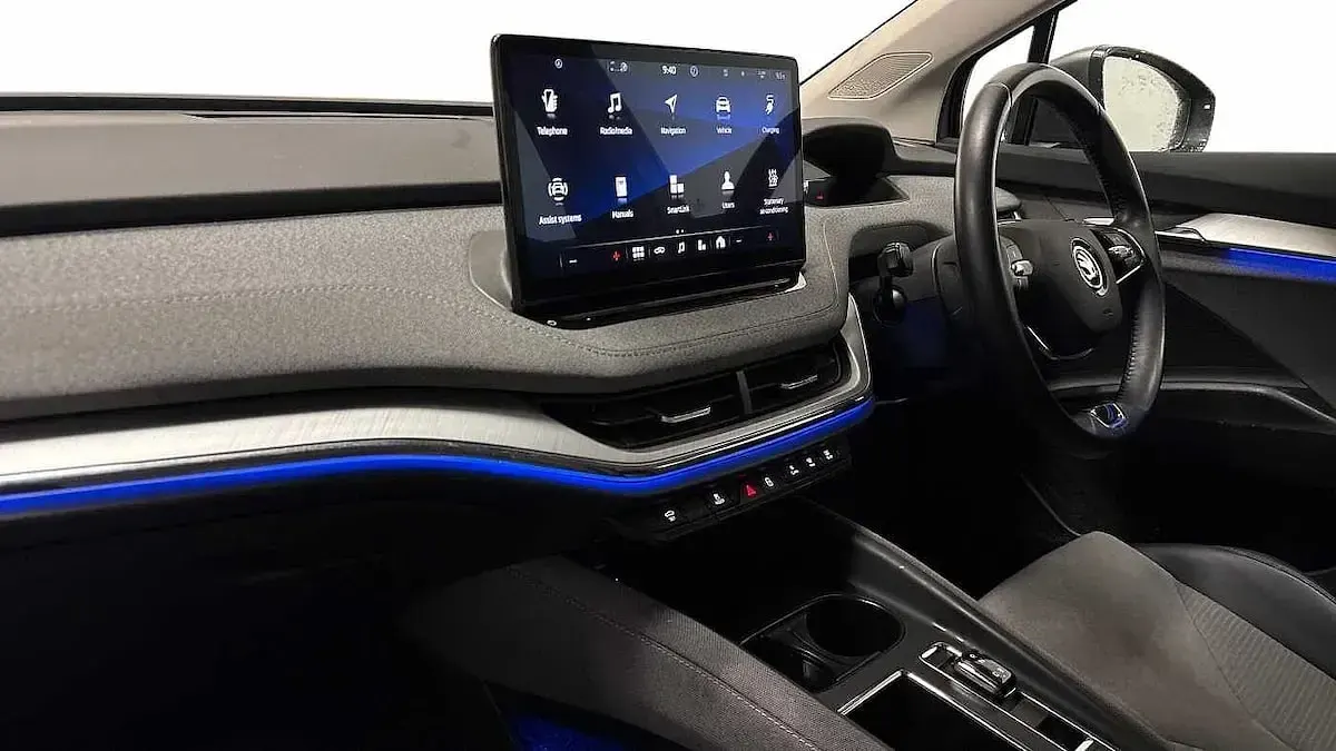 Usado Skoda Enyaq iV 97 kW (132 HP) 2022 Cinzento SUV