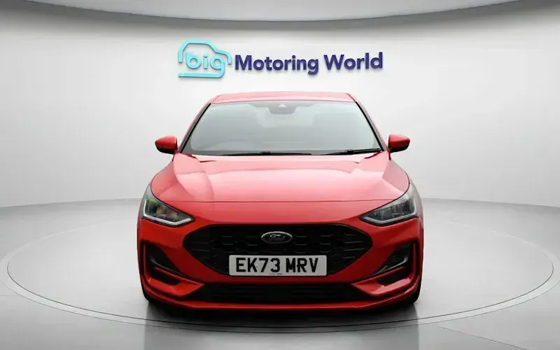 Used Ford Focus ST-Line 125 HP (91 kW) 2023 Red Hatchback