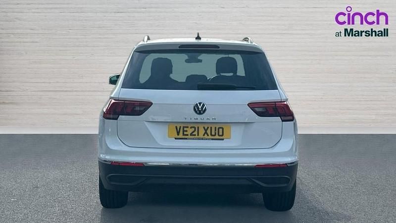 Used VW Tiguan Life 150 HP (110 kW) 2021 Pure white SUV