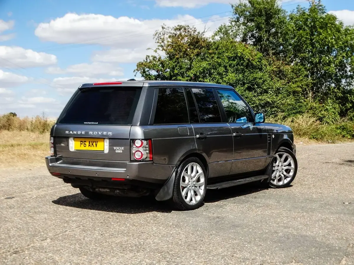 Used Land Rover Range Rover Vogue 313 HP (230 kW) 2010 Grey SUV