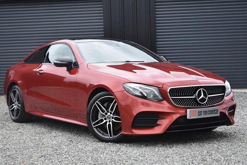 Begagnad Mercedes E220 AMG line 2017 Röd Sportkupé