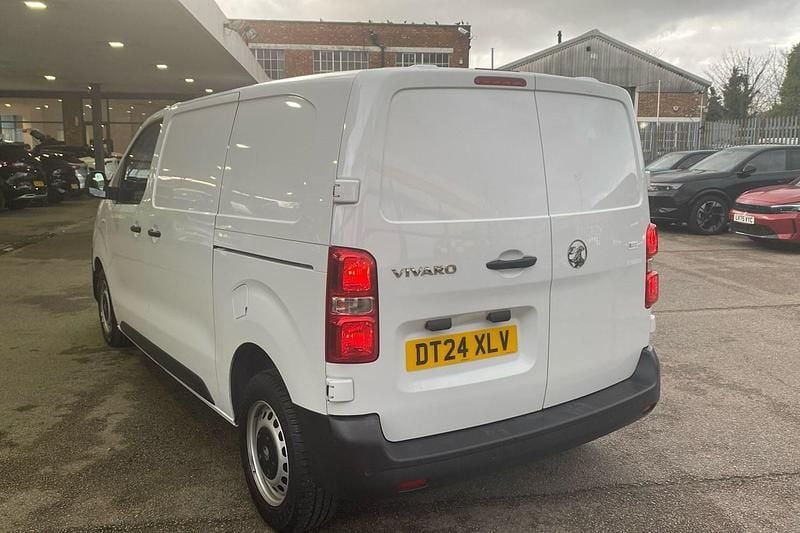 Used Vauxhall Vivaro S 120 HP (88 kW) 2024 White MPV
