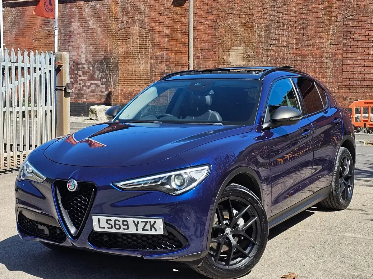 Used Alfa Romeo Stelvio 200 HP (147 kW) 2019 Blue SUV