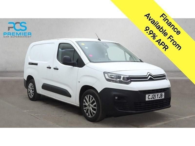 Used Citroën Berlingo 100 HP (73 kW) 2021 White MPV
