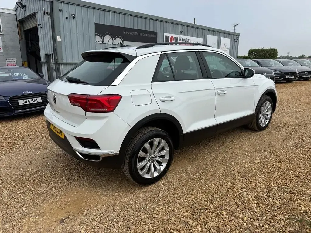 Begagnad VW T-Roc SE 115 HK (84 kW) 2019 Vit SUV