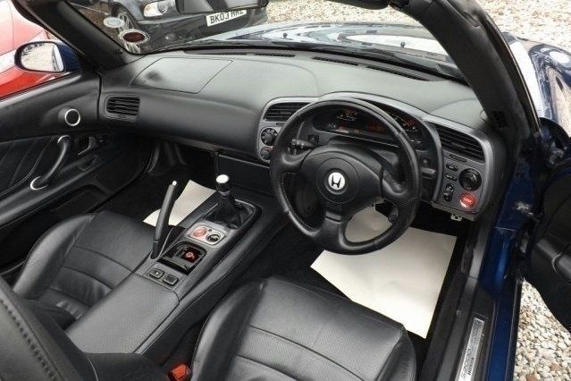 Image 2/4