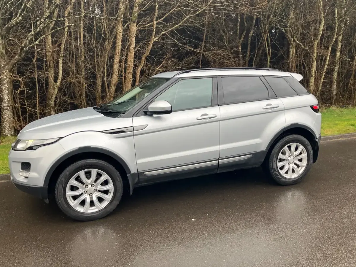 Używany Land Rover Range Rover evoque Pure 190 KM (139 kW) 2015 Srebrny Kombi