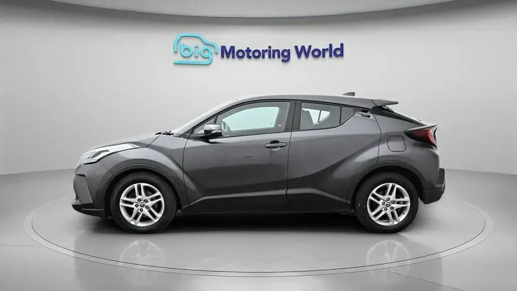 Używany Toyota C-HR 122 KM (89 kW) 2023 Szary SUV