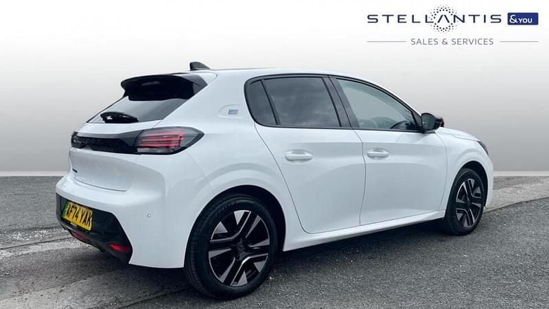 Used Peugeot e-208 Allure 98 kW (134 HP) 2025 White Hatchback
