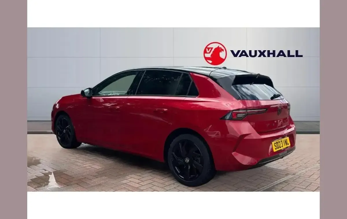Used Vauxhall Astra 130 HP (95 kW) 2023 Red Hatchback