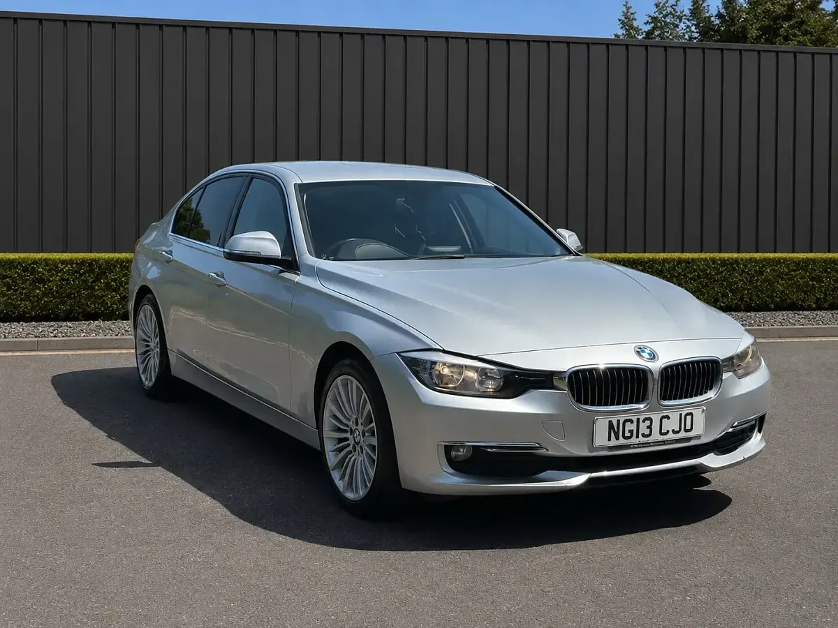 Used BMW 318 Luxury Line 2013 Silver Sedan