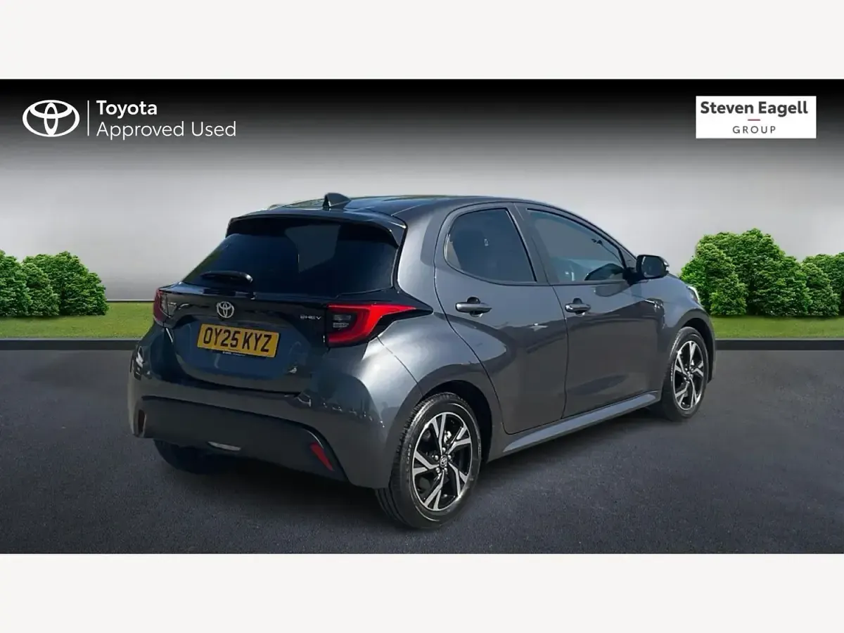 Used Toyota Yaris Hybrid Design 2025 Grey Hatchback