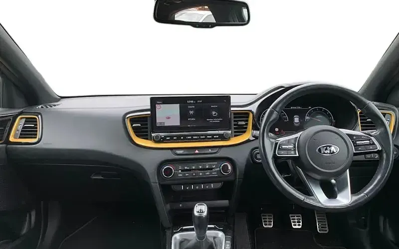 Used Kia XCeed First Edition 140 HP (102 kW) 2019 Yellow SUV