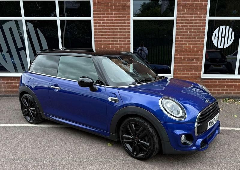 Begagnad Mini Cooper Hatch 2018 Blå Halvkombi
