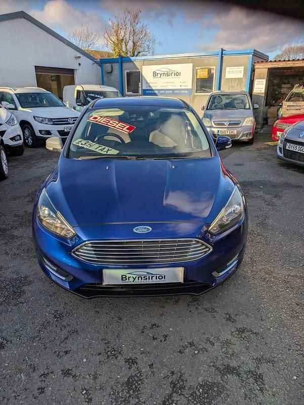 Used Ford Focus Titanium 2014 Blue Hatchback