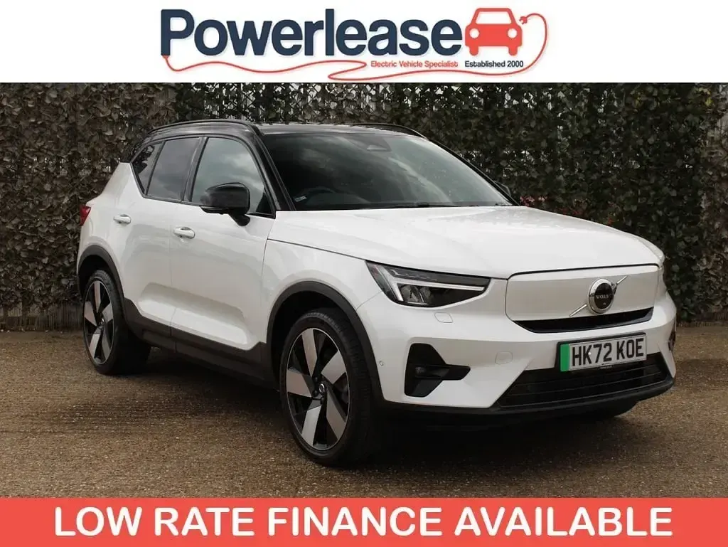 Begagnad Volvo XC40 Ultimate 169 kW (231 HK) 2023 Vit SUV