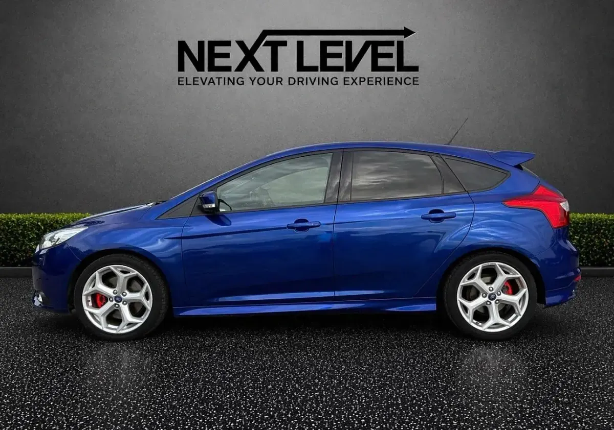 Used Ford Focus ST 2014 Blue Hatchback
