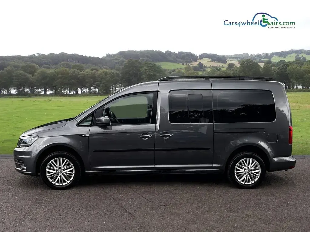 Used VW Caddy Maxi Life 102 HP (75 kW) 2021 Grey MPV