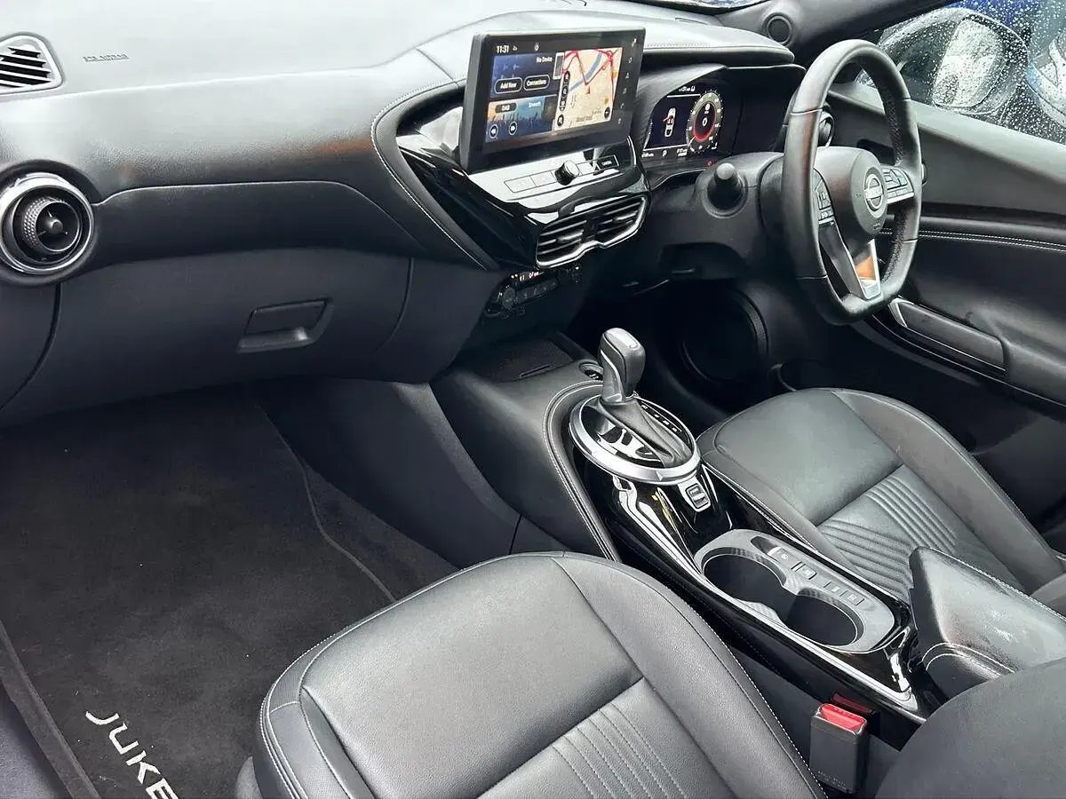 Used Nissan Juke Tekna 143 HP (105 kW) 2024 Grey SUV
