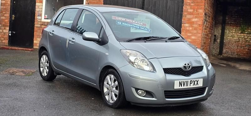 Silver Used 2011 Toyota Yaris Hatchback | £1,495 (Super price) - Image 1/4