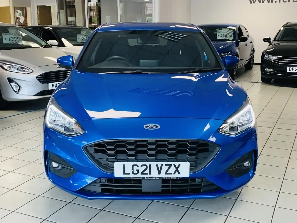 Używany Ford Focus ST-Line 120 KM (88 kW) 2021 Niebieski Hatchback