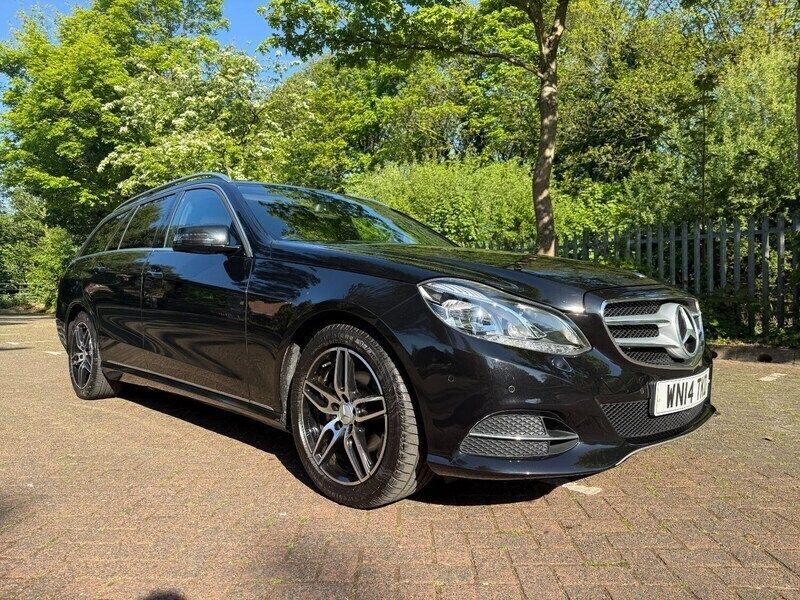 Black Used 2014 Mercedes E220 SE Estate | £7,000 (Good price) - Image 1/2
