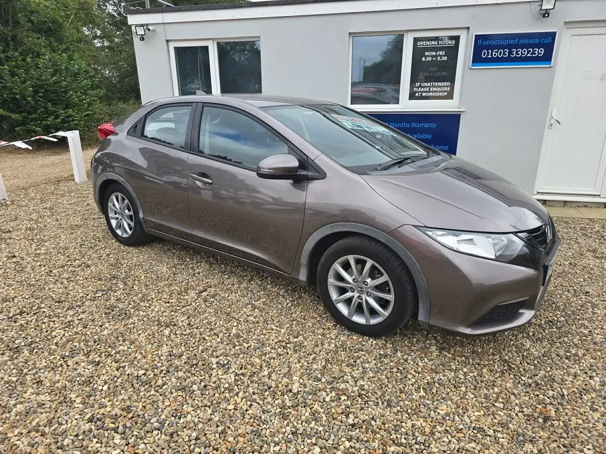 Used Honda Civic SE 100 HP (73 kW) 2012 Brown Hatchback