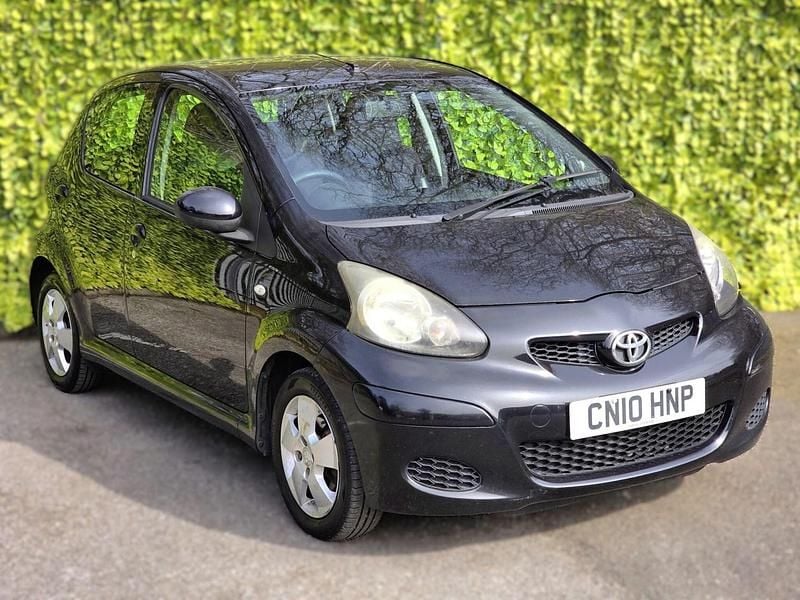 Used Toyota Aygo 67 HP (49 kW) 2010 Black Hatchback