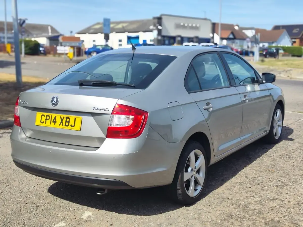 Used Skoda Rapid Elegance 90 HP (66 kW) 2014 Beige Hatchback