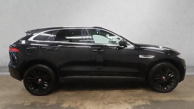 Used Jaguar F-Pace Portfolio 180 HP (132 kW) 2019 Black SUV