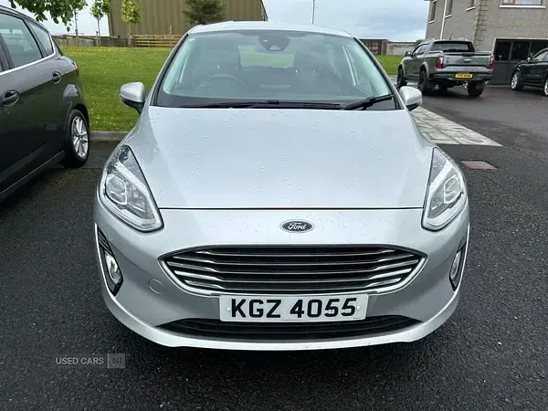 Used Ford Fiesta Zetec 70 HP (51 kW) 2018 Silver Hatchback