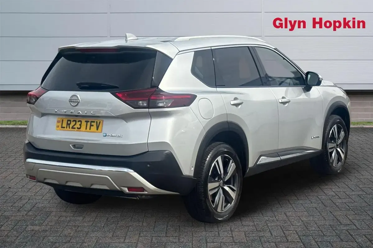 Used Nissan X-Trail Tekna 213 HP (156 kW) 2023 Silver SUV
