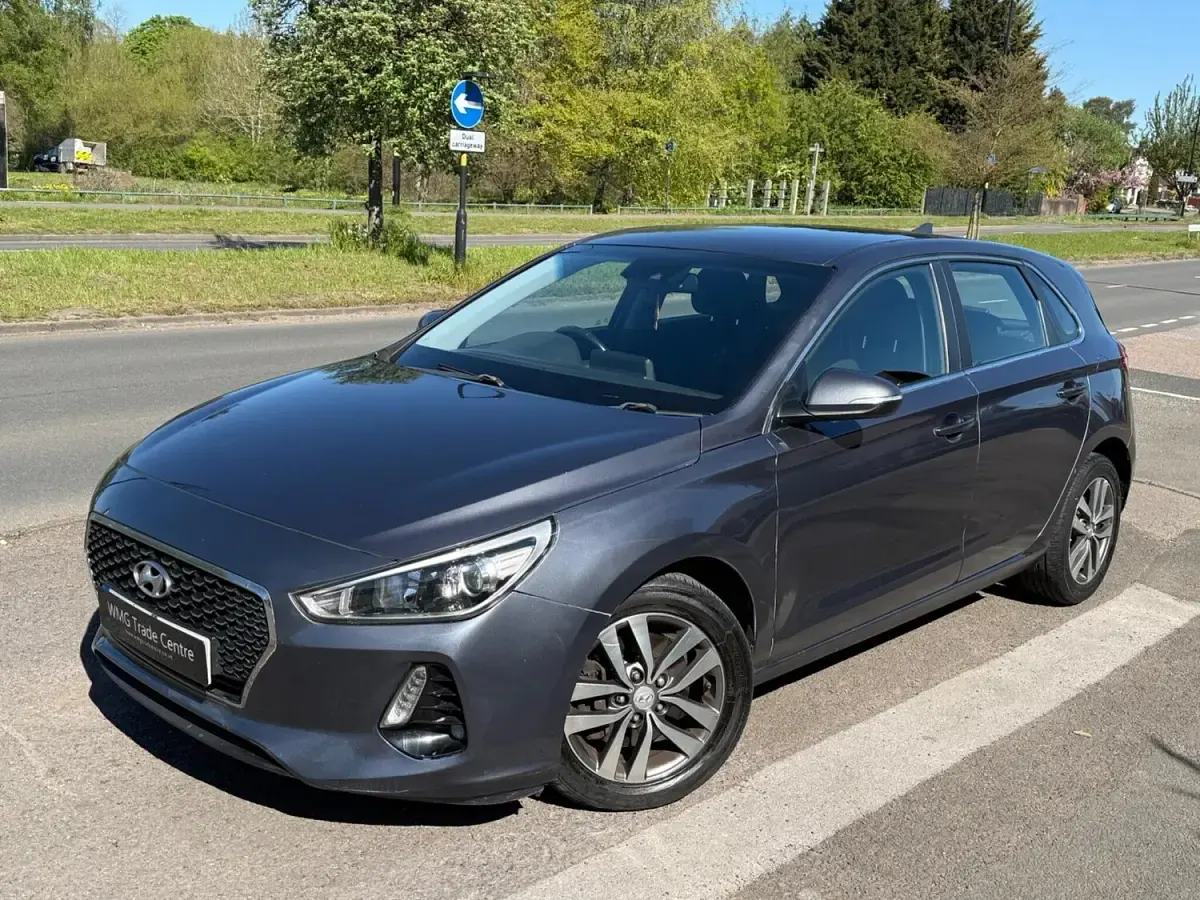 Used Hyundai i30 SE 120 HP (88 kW) 2017 Grey Hatchback