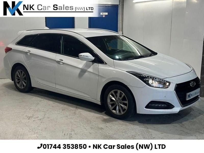 White Used 2017 Hyundai i40 SE Estate | £6,000 (Good price) - Image 1/3