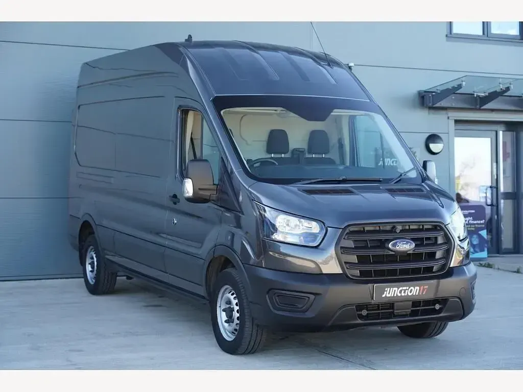 Usado Ford Transit S 130 HP (95 kW) 2020 Cinzento Van