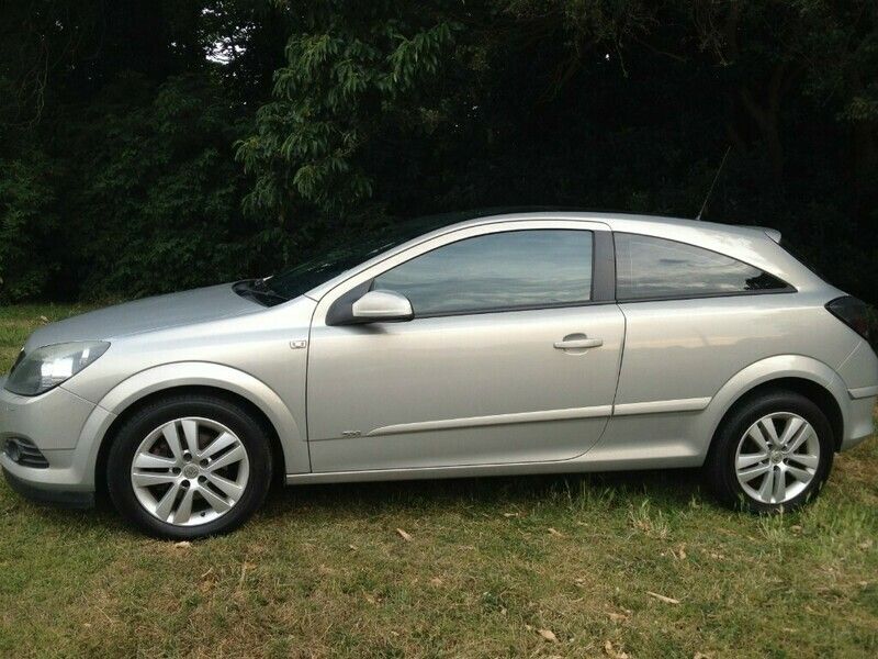 Used Vauxhall Astra Sport 101 HP (74 kW) 2007 Beige Hatchback