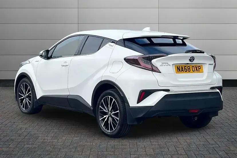 Used Toyota C-HR 120 HP (88 kW) 2018 Pure white SUV