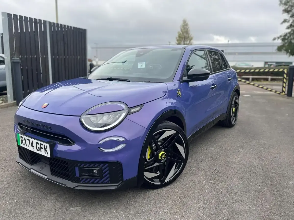 Used Abarth 600e Scorpionissima 205 kW (280 HP) 2025 Green SUV