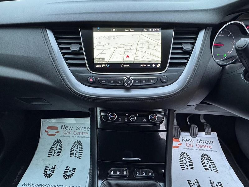 Used Vauxhall Grandland X Sport 130 HP (95 kW) 2019 Grey SUV