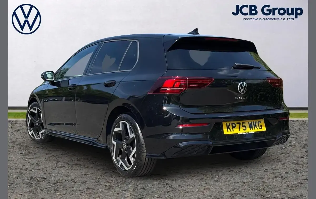 Used VW Golf VIII R-line 150 HP (110 kW) 2025 Black Hatchback