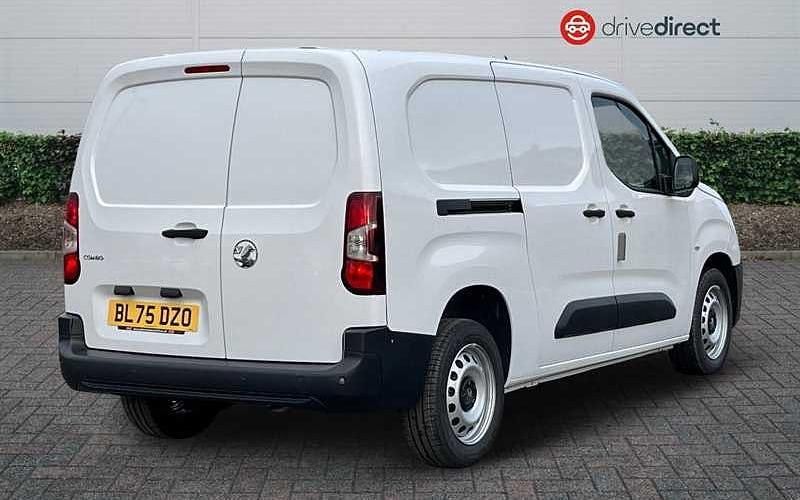 New Vauxhall Combo S 102 HP (75 kW) 2025 Solid  icy white Van
