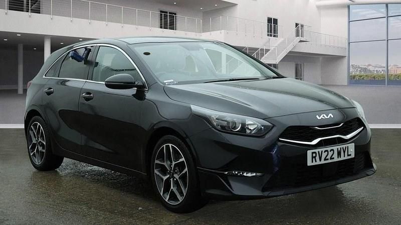Black Used 2022 Kia Ceed 3 Hatchback | £14,899 (Fair price) - Image 1/4