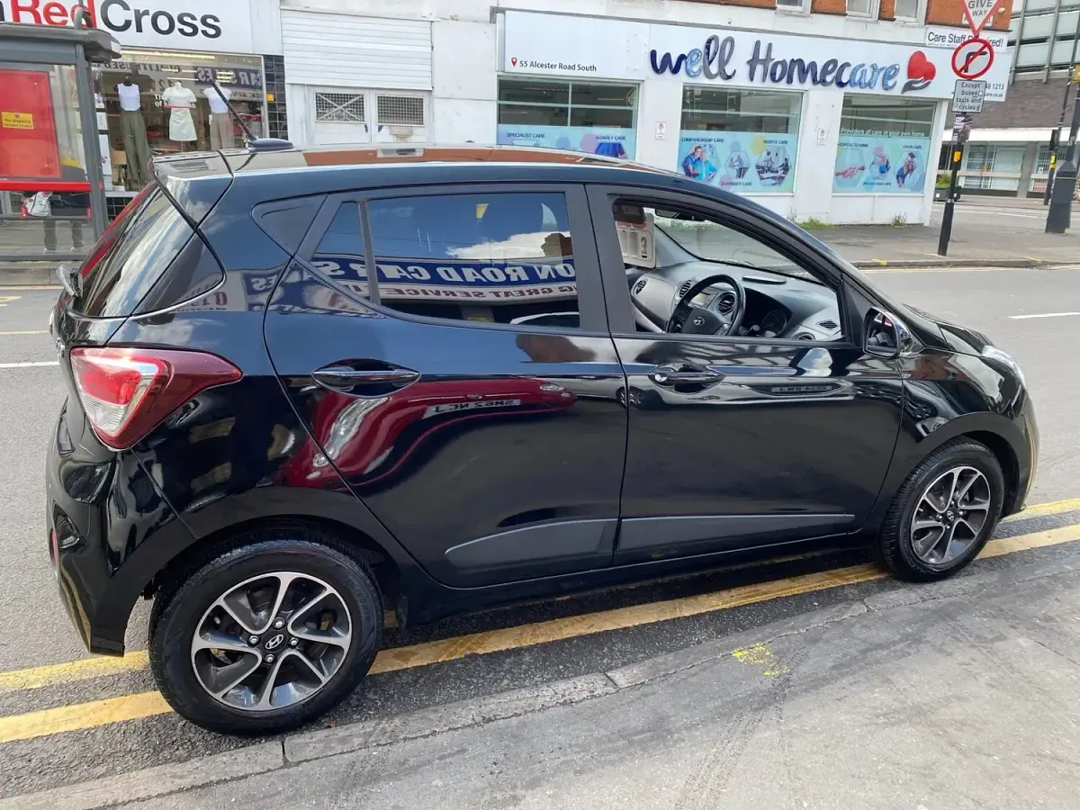 Used Hyundai i10 Premium 67 HP (49 kW) 2018 Black Hatchback