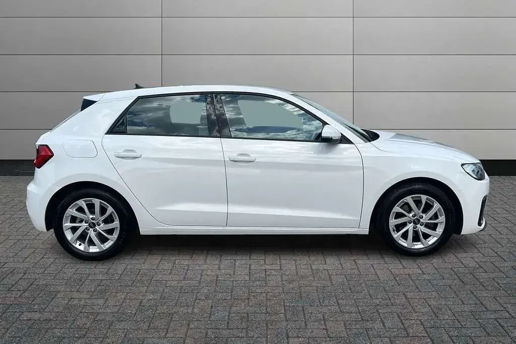 Käytetty Audi A1 Sport 113 HP (83 kW) 2024 Valkoinen Katumaasturi