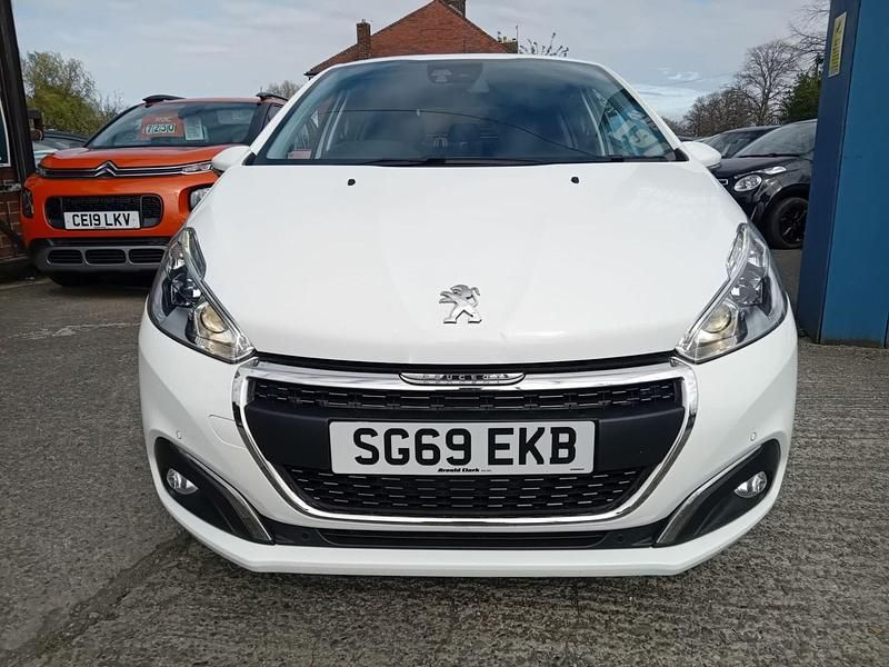 Usado Peugeot 208 S 82 HP (60 kW) 2019 Branco Citadino