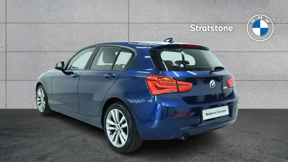 Usado BMW 118 Sport Line 134 HP (98 kW) 2019 Azul Citadino