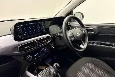 Usado Hyundai i10 Premium 79 HP (58 kW) 2025 Verde Citadino