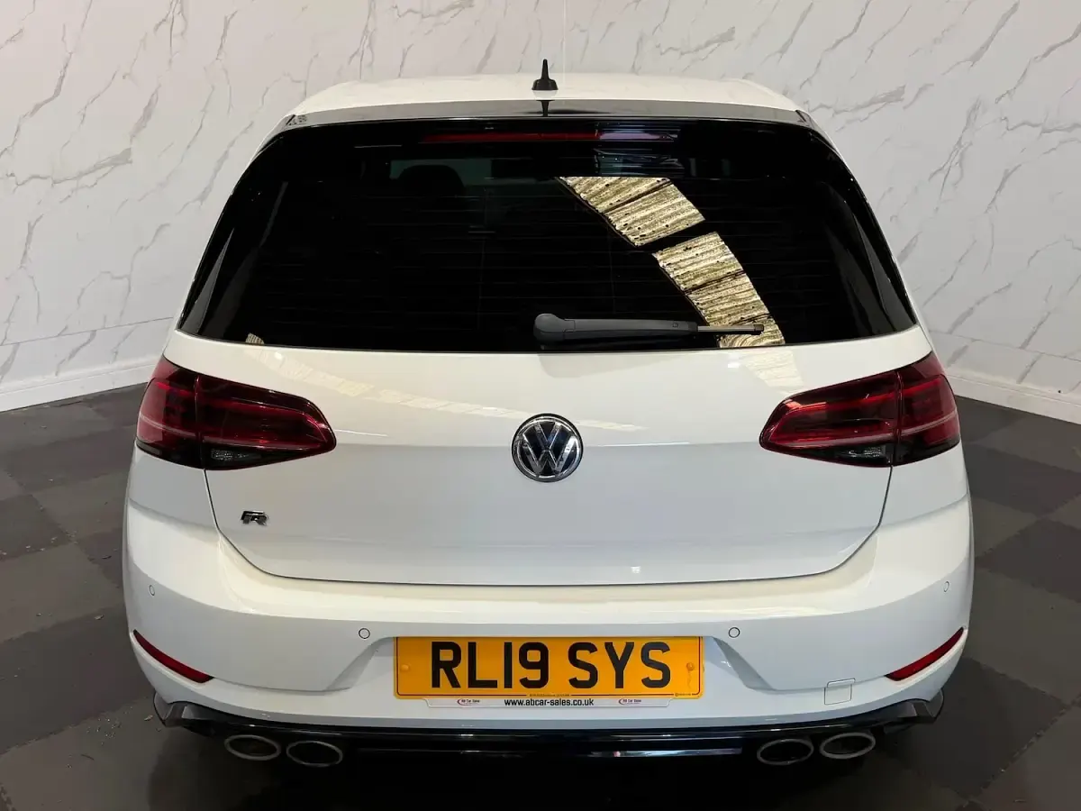Used VW Golf VII R 300 HP (220 kW) 2019 White Hatchback