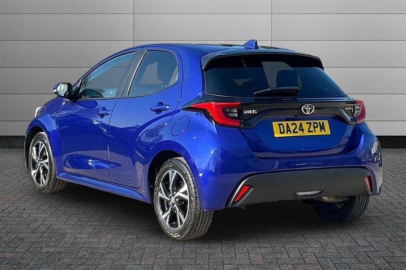 Used Toyota Yaris Hybrid Design 116 HP (85 kW) 2024 Juniper blue Hatchback